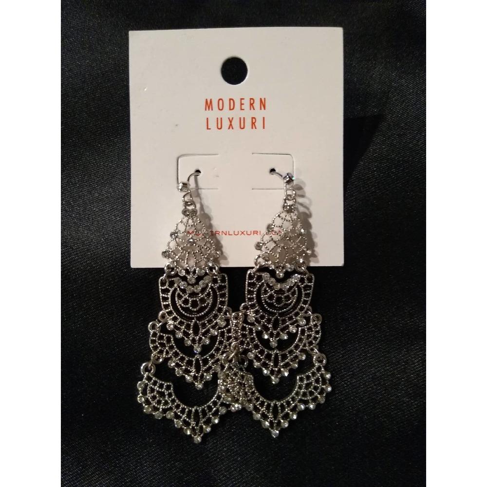 NWT Modern Luxuri Silvertone Chandelier Earrings